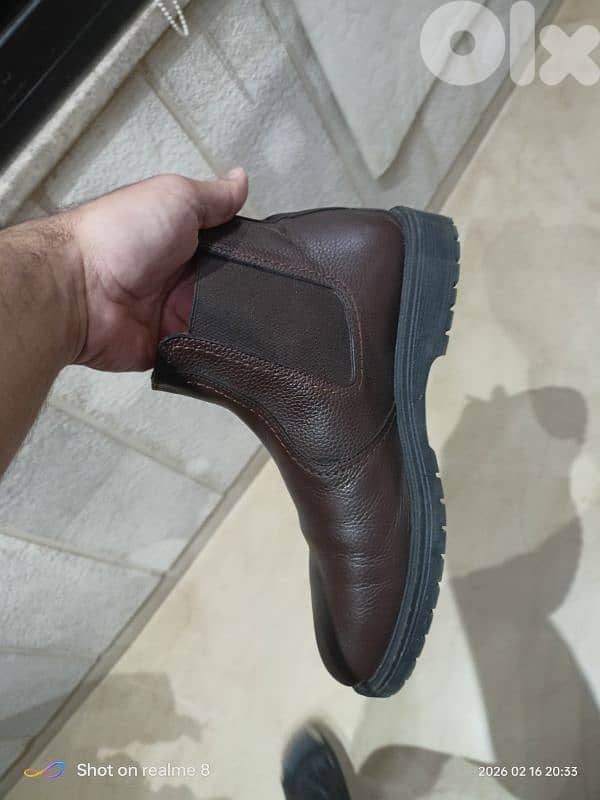 barely used leather shoes 2