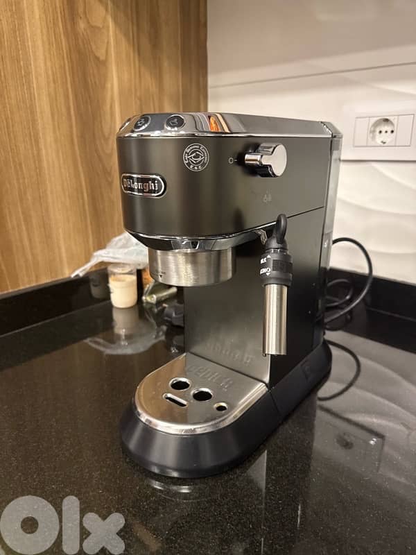 Delonghi Dedica  2 Coffee Machine 1