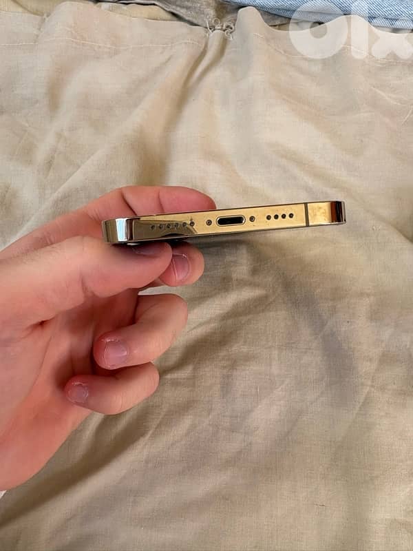 Iphone 12 pro max 256gb like new 5