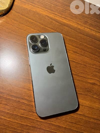 iPhone 13 Pro 1TB Graphite - $500