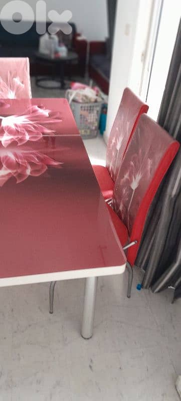 dining and chairs room 2