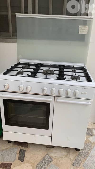 فرن ٩٠ حالة جيدة للبيع