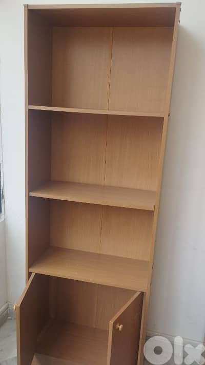 خزانة للبيع