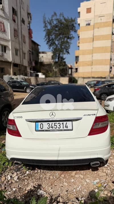 Mercedes-Benz C-Class 2011