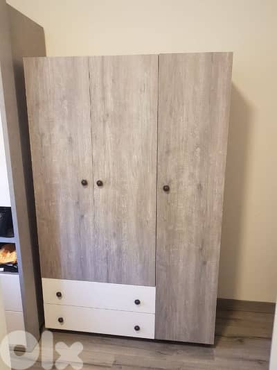 خزائن 3 درف جديدة من المعمل (stander)