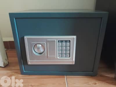 خزنة فولاذية