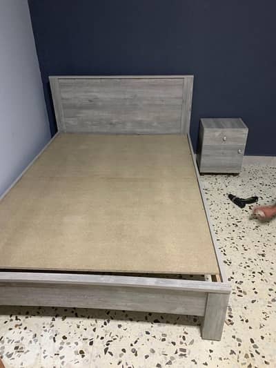 تخت مجوز جديدة من المعمل بافضل الاسعار