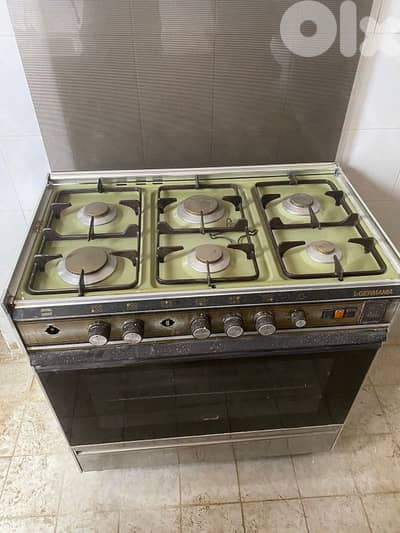 غاز الماني مع فرن كبير وغسالة ب ٢٣٠$ بس