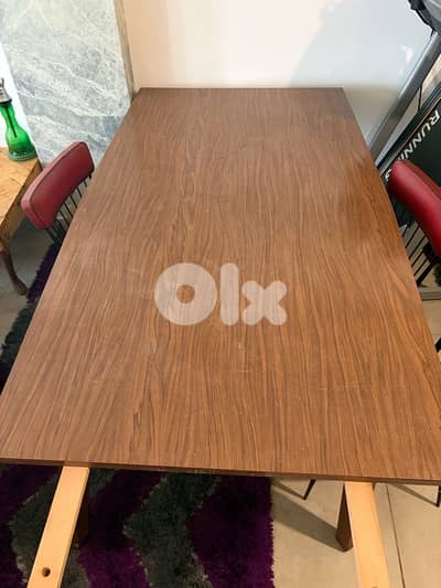 طاولة سفرة كبيرة