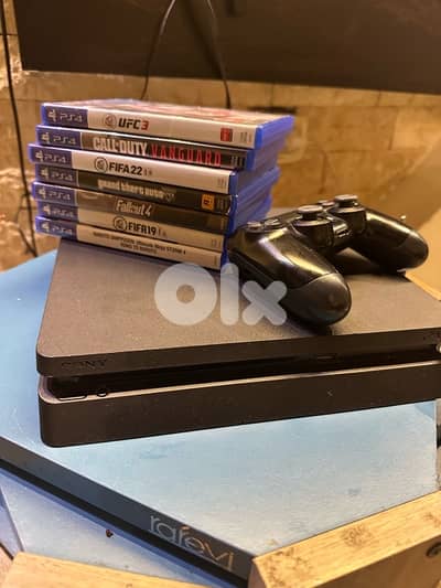 ps4 slim with 1 original controller and 7 CD