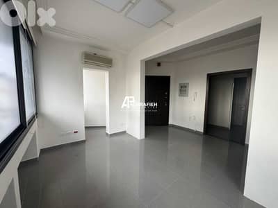 Office for Rent In Adlieh - مكتب للأجار في العادلية