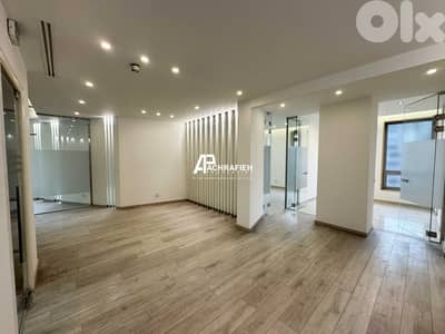 Office For Rent in Adlieh - مكتب للأجار في العادلية