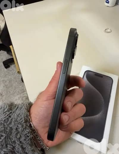 iphone 15 pro never repaired