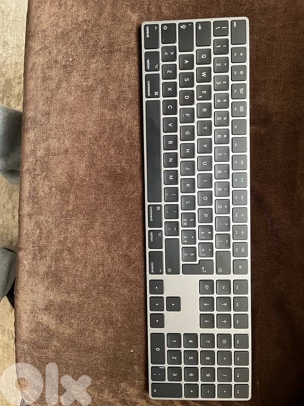 Apple Magic Keyboard with Numeric Keypad (Space Gray) 1