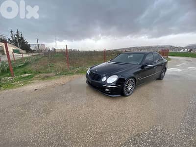 Mercedes-Benz E500  2004