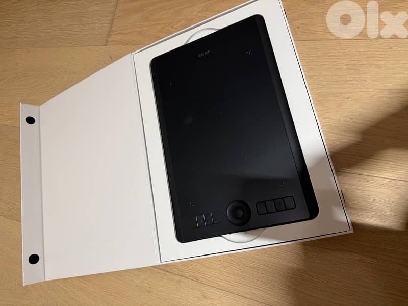 Wacom Intuos Pro creative pen tablet 3