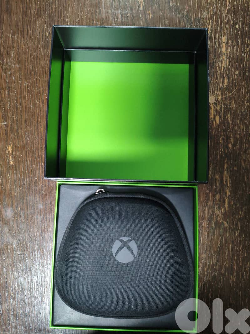 Xbox Elite Series 2 Controller Used Like New 2