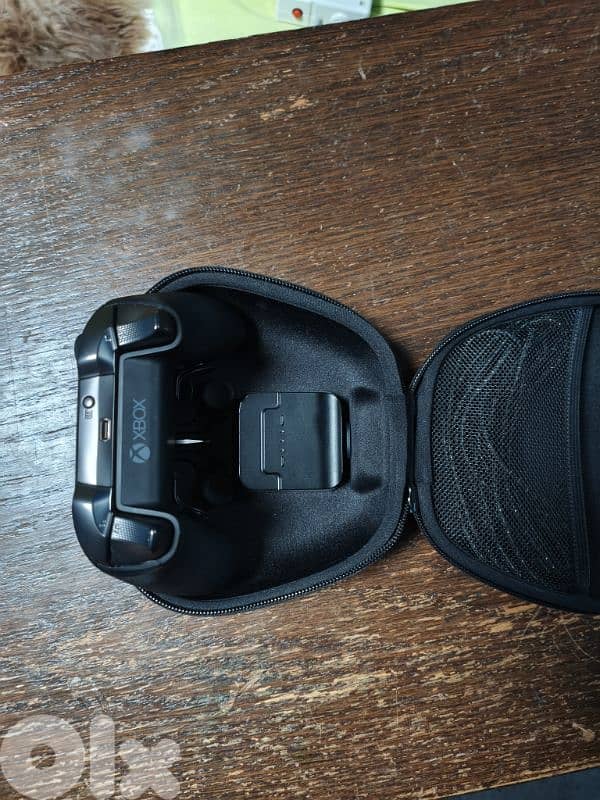 Xbox Elite Series 2 Controller Used Like New 7