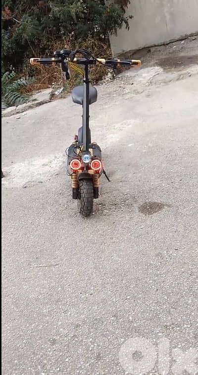 scooter ktir ndife whelwe
