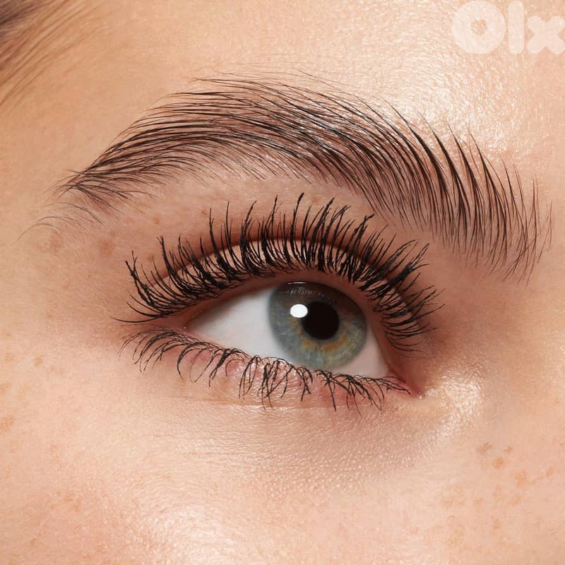 Essence I LOVE EXTREME crazy volume mascara 4