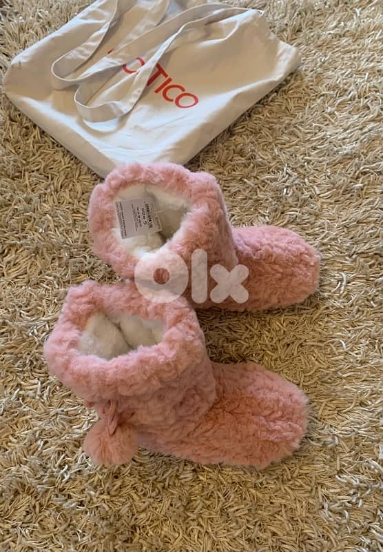 Soft and warm winter slipper 3