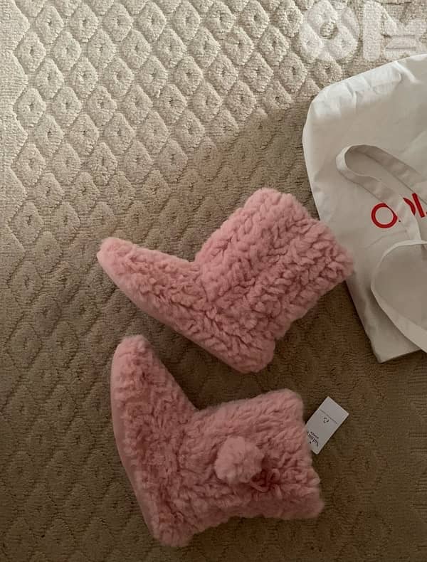 Soft and warm winter slipper 4