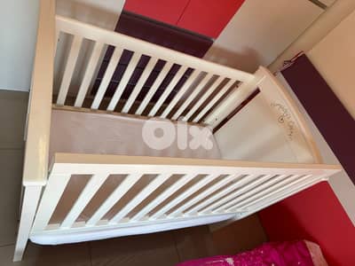 Large Baby Bed – Fits Up to 4 Years Old | Excellent Condition