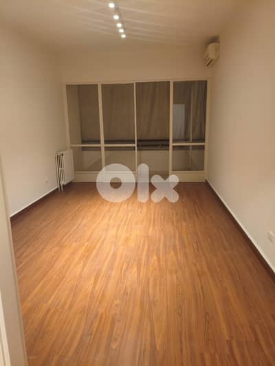 Apartment for Rent in Achrafieh at 700$/month, شقة للاجار في الاشرفيه