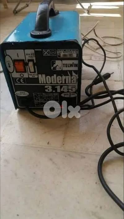 مكنه لحام حديد. منشار حطب. دفاية كبيرة