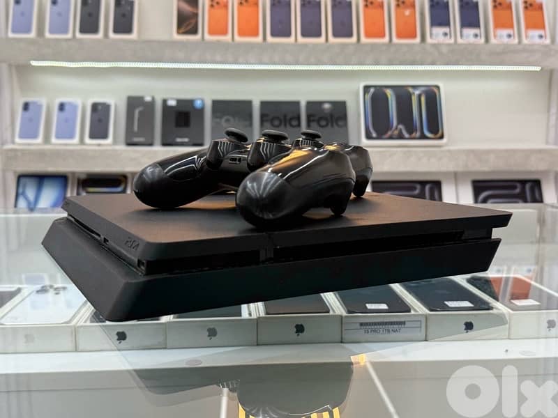 Available PS4 1 Tb Mint condition 2