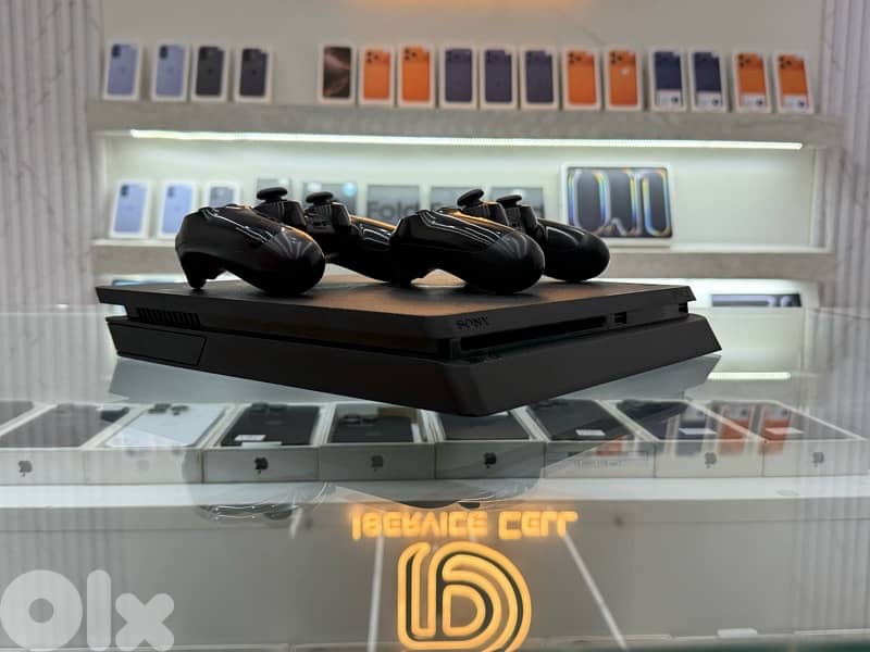 Available PS4 1 Tb Mint condition 3