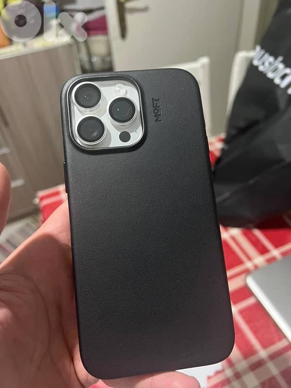 iPhone 15 pro max 1 TB White Titanium 1