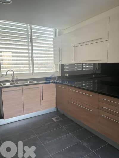 Apartment For Sale in Achrafieh / شقة للبيع في الاشرفية