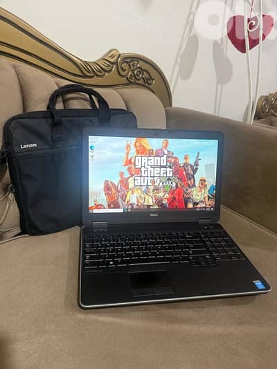 Laptop Dell i5 with vga