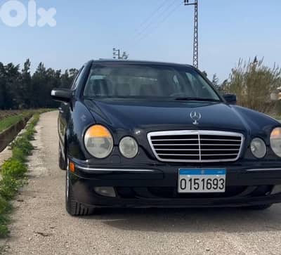 مرسيدس أم عيون بنز إي-كلاس 2002