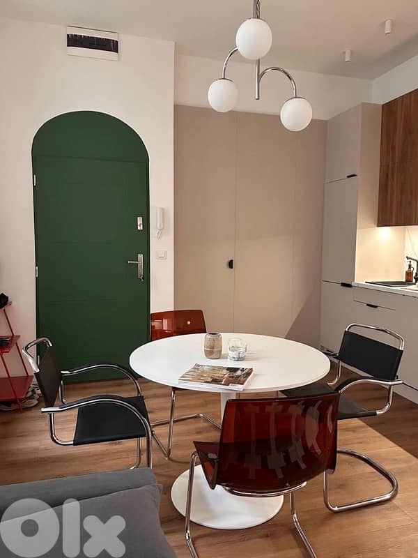 white round dining table 2