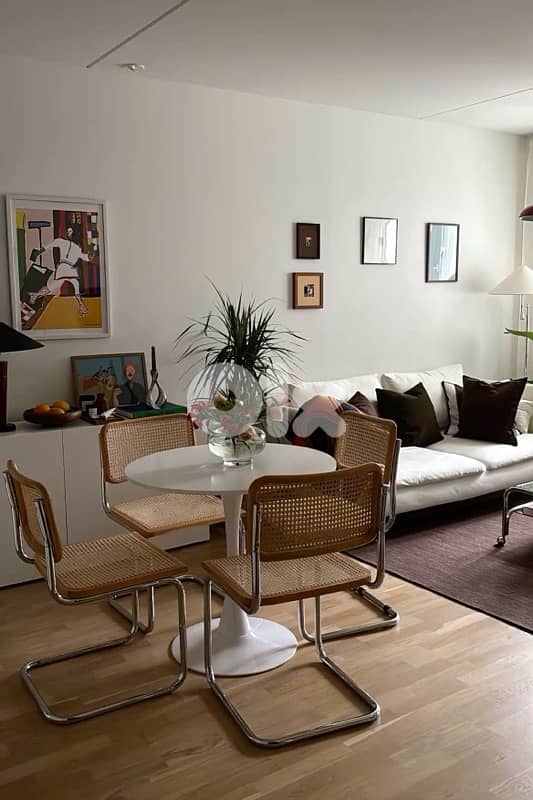 white round dining table 3