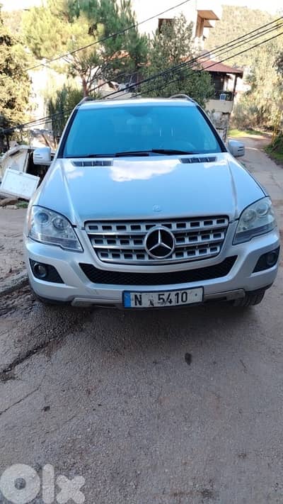 Mercedes-Benz ML-Class 2011