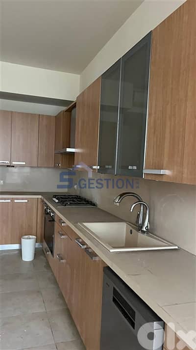 Apartment For Rent  in Achrafieh / شقة للاجار في الاشرفيه