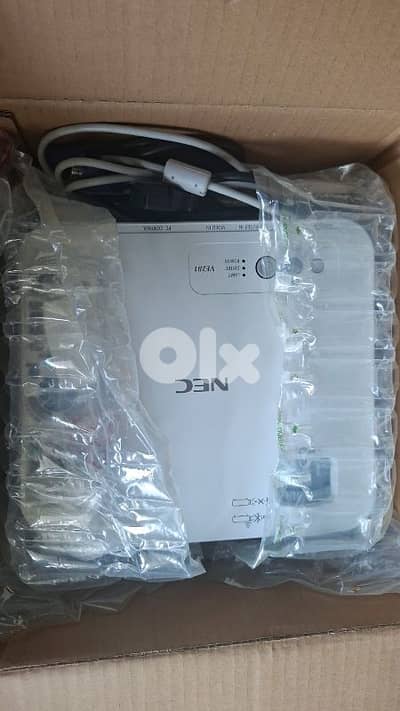 NEC VE281G  LCD projector
