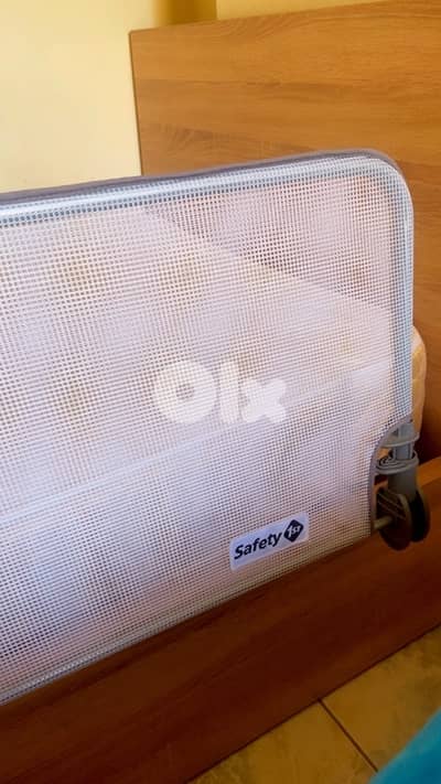 safety bed rail or barriere de lit (safety 1st)