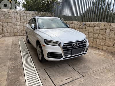 Audi Q5 2018 prestive quattro clean carfax