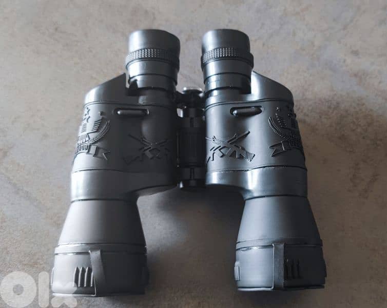 binoculars 4