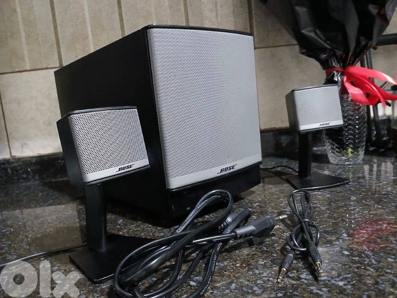 Surround system from Bose Very clean working in excellent condition 5