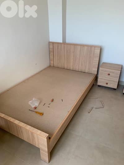 تخت مفرد ونص جديدة من المعمل بافضل الاسعار
