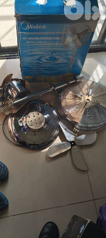 Midea 16" Metal Stand Fan - Heavy Duty Chrome Finish (Model FS40-U3) 2