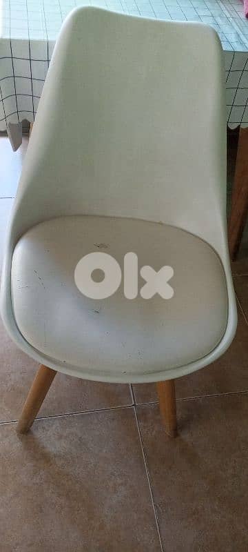 3 كراسي  للبيع