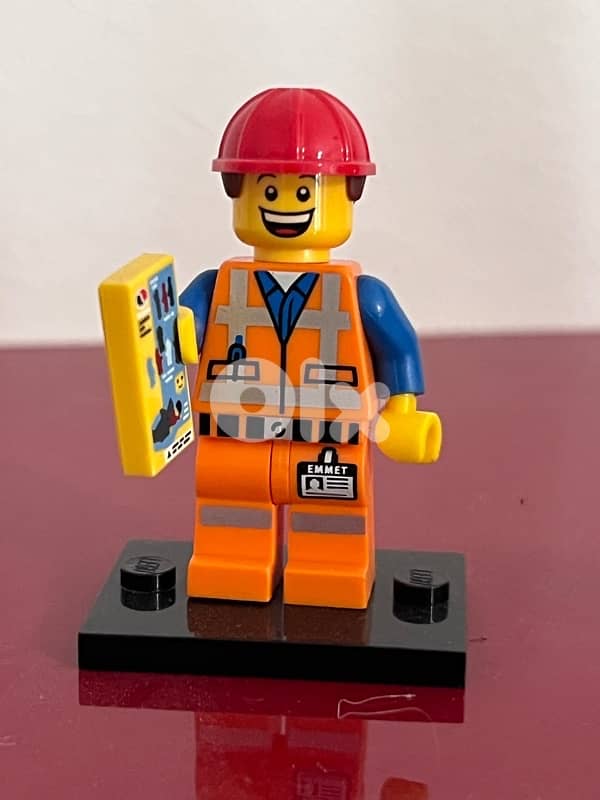 11 Lego Minifigures from various series 4