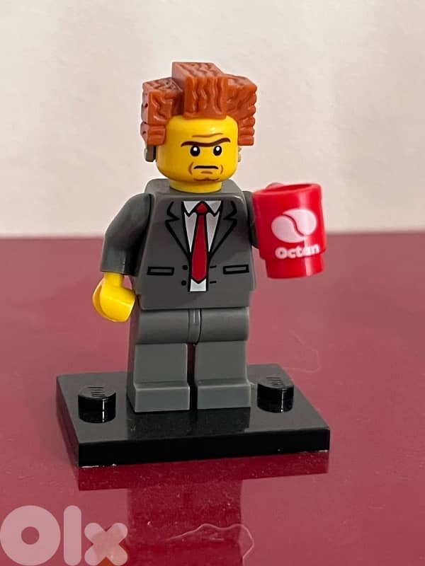11 Lego Minifigures from various series 11