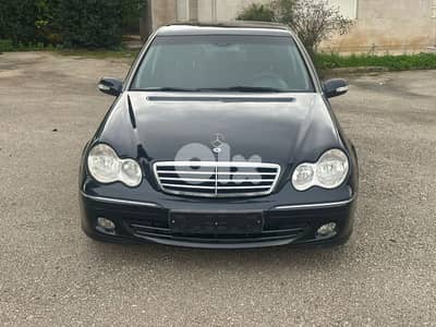 Mercedes-Benz C-Class 2005